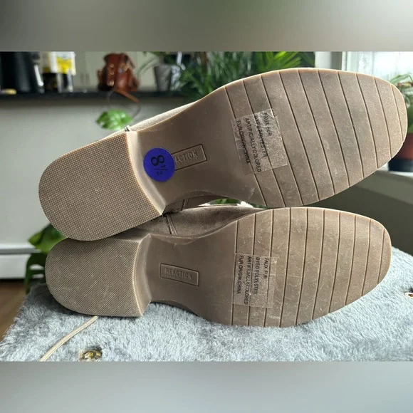 Reaction Kenneth Cole Salas Lace Up Cozy Ankle Boot in Taupe Women’s 8.5 NWOT - Picture 5 of 5